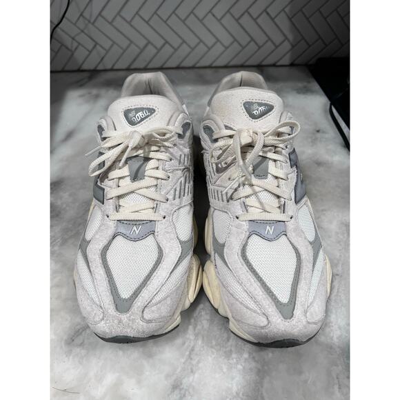 New Balance 9060 U9060ECA Men’s 11 White Grey Suede Mesh Lifestyle Sneakers Shoe